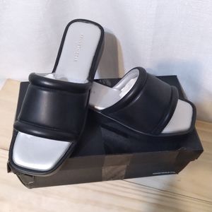 Kenneth Cole New York  Andreanna Wedge Sandals Womens Size 10 Black Silver Nwt